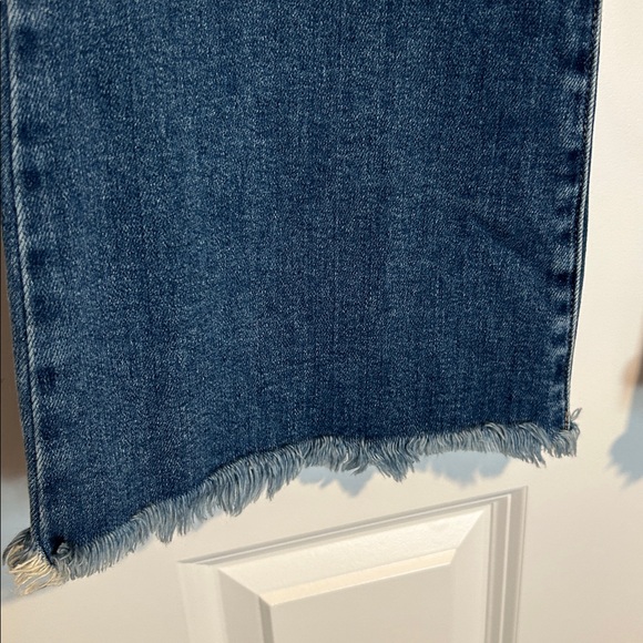 Altar'd State Cropped Bootcut Distressed Hem Jean Women's Size 12 / 31 - Picture 3 of 6